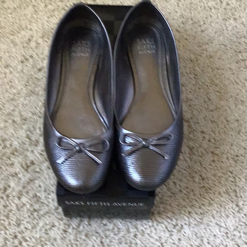 Saks Fifth Avenue ballerina flat  Pewter SZ 7.5